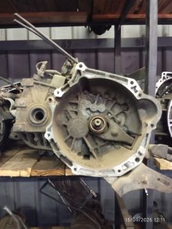 Hyundai G4fa manual gearbox R 5,500.00