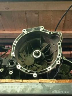 Ford HXDA MANUAL GEARBOX R 4,500.00  